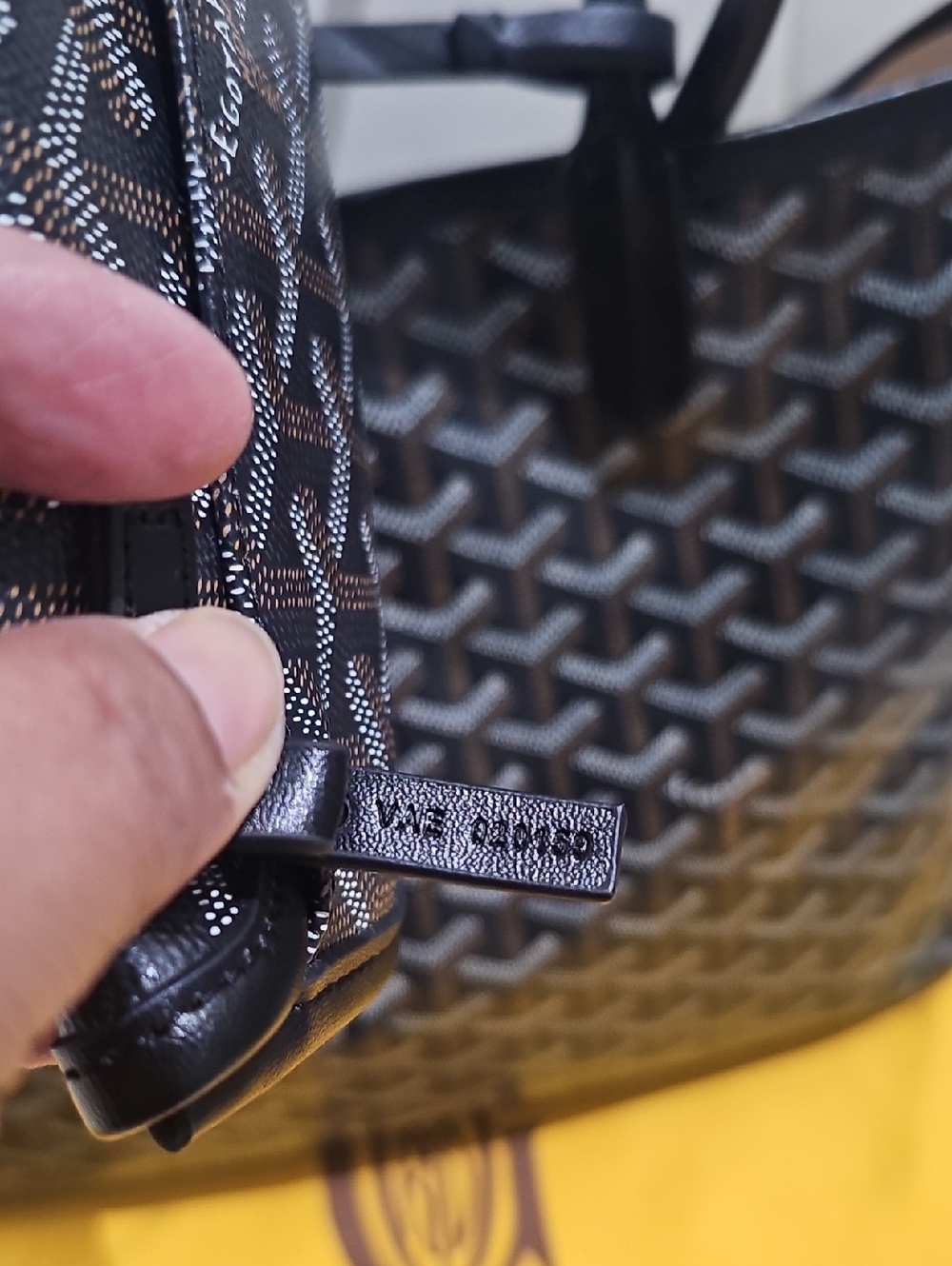 Goyard Black Patterned Tote Bag with Pouch Pre-owned - Picture 6 of 16